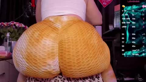 Laura online show from November 2025 03:51:01 AM