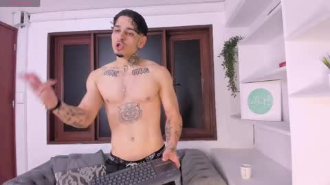 Raizo online show from April 2026 03:00:02 AM