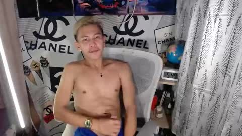Snapshot of ralfhuge24 chatting on April 2026 09:49:02 PM ralfhuge24 online show from April 2026 09:49:02 PM