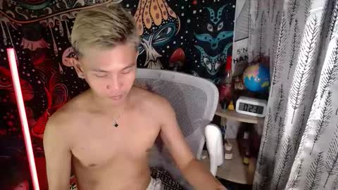 Snapshot of ralfhuge24 chatting on May 2026 04:23:01 PM ralfhuge24 online show from May 2026 04:23:01 PM