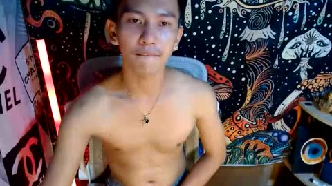 Snapshot of ralfhuge24 chatting on May 2026 04:46:02 PM ralfhuge24 online show from May 2026 04:46:02 PM