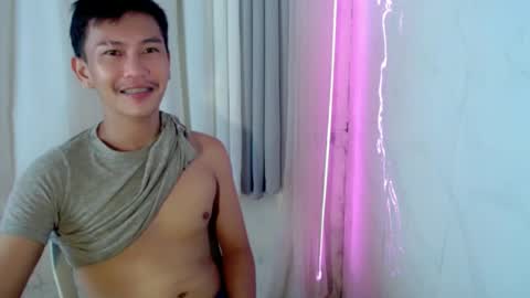 Snapshot of ralfhuge24 chatting on May 2026 06:00:02 AM ralfhuge24 online show from May 2026 06:00:02 AM