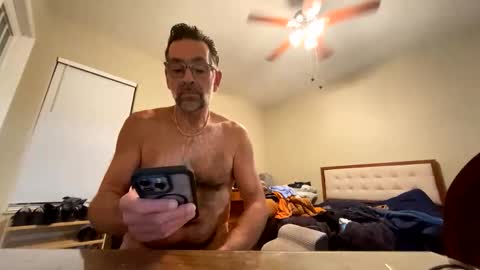 ranuzzi26 online show from December 2025 01:45:02 AM