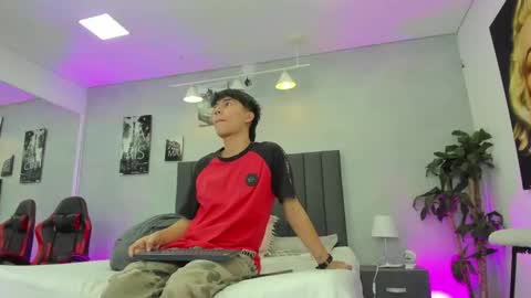 Raphael Nyon online show from March 2026 03:23:02 AM