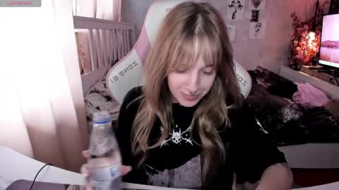 Snapshot of rapunzel_cute chatting on May 2026 01:19:01 PM Rapunzel online show from May 2026 01:19:01 PM