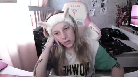 Snapshot of rapunzel_cute chatting on June 2026 01:22:01 PM Rapunzel online show from June 2026 01:22:01 PM