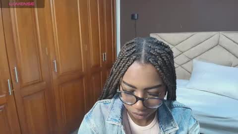 Raquel online show from October 2025 12:05:02 PM