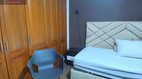 Raquel online show from October 2025 11:53:02 AM