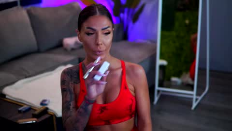 Raquelle online show from February 2026 10:20:02 AM