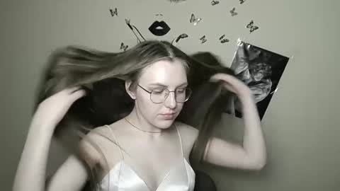 raspberry0101 online show from January 2025 01:48:01 AM