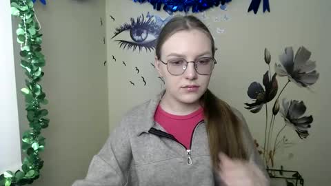 raspberry0101 online show from February 2025 07:54:02 AM