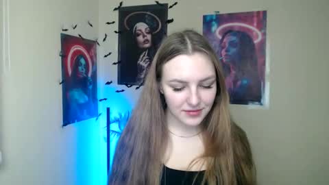 raspberry0101 online show from November 2025 01:32:02 PM