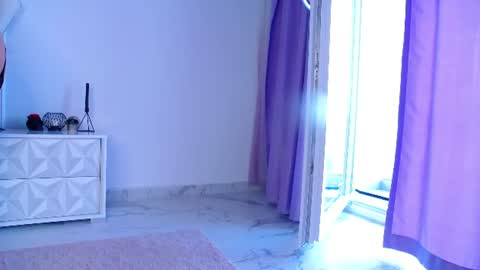 Snapshot of raven_foxxy chatting on June 2026 06:12:01 AM Raven Foxxy online show from June 2026 06:12:01 AM