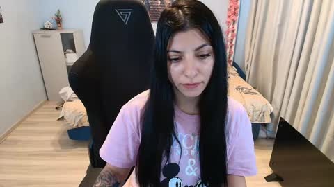 Snapshot of raven_haired_goddess chatting on April 2026 06:33:02 AM raven_haired_goddess online show from April 2026 06:33:02 AM