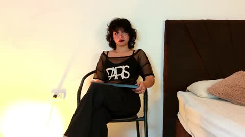 Snapshot of raven_oa chatting on May 2026 11:40:02 AM online show from May 2026 11:40:02 AM