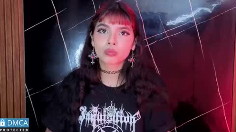 raven_rox_ online show from November 2025 04:01:01 AM