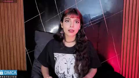 raven_rox_ online show from November 2025 03:39:02 AM