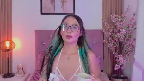 Snapshot of ravena_queen chatting on July 2026 01:32:02 AM ravena_queen online show from July 2026 01:32:02 AM