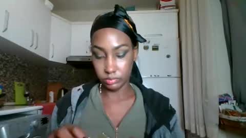 Snapshot of ravenbby chatting on May 2026 09:22:01 PM ravenbby online show from May 2026 09:22:01 PM