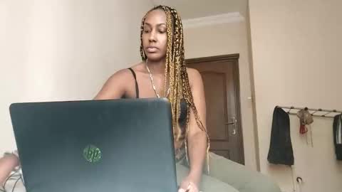 Snapshot of ravenbby chatting on May 2026 02:12:01 PM ravenbby online show from May 2026 02:12:01 PM