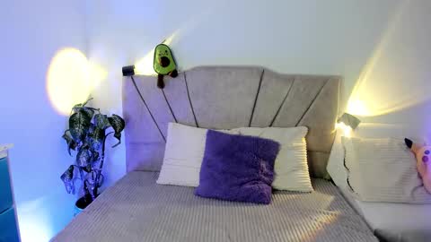 ravencollen online show from November 2025 01:00:01 PM