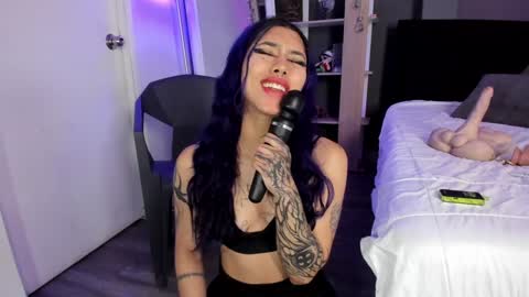Snapshot of ravenwitch_ chatting on January 2025 03:53:01 AM Raven Witch online show from January 2025 03:53:01 AM