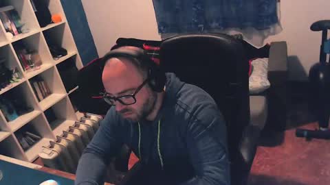 ravingr3d3 online show from March 2025 06:56:02 PM