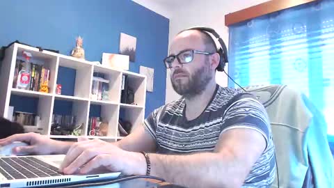 ravingr3d3 online show from March 2025 03:18:02 PM