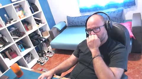 ravingr3d3 online show from September 2025 01:33:01 PM