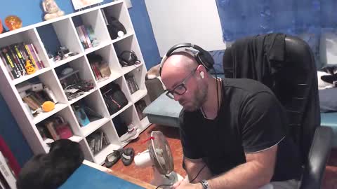 ravingr3d3 online show from October 2025 09:37:01 PM