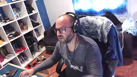 ravingr3d3 online show from October 2025 11:23:02 AM