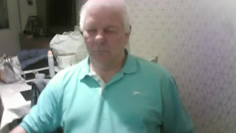 Snapshot of ray47 chatting on October 2025 11:02:02 PM ray47 online show from October 2025 11:02:02 PM