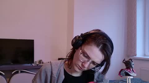 Snapshot of ray_lol chatting on May 2026 05:43:01 PM Ray-Ray online show from May 2026 05:43:01 PM