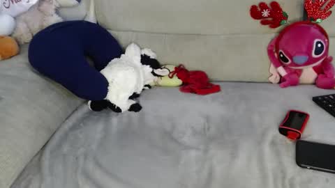 Ray  online show from December 2025 06:12:01 PM