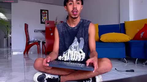 Snapshot of raydevil_ chatting on January 2025 06:40:02 PM Rayn online show from January 2025 06:40:02 PM