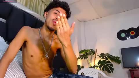 Snapshot of raydevil_ chatting on January 2025 06:28:02 AM Rayn online show from January 2025 06:28:02 AM