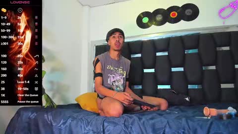 Snapshot of raydevil_ chatting on February 2025 05:29:01 PM Rayn online show from February 2025 05:29:01 PM