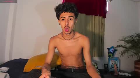 Snapshot of raydevil_ chatting on March 2025 09:48:01 PM Rayn online show from March 2025 09:48:01 PM