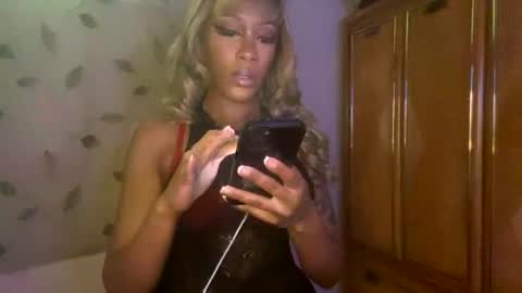 Snapshot of rayemillian chatting on August 2026 05:16:02 PM Raye Millian online show from August 2026 05:16:02 PM
