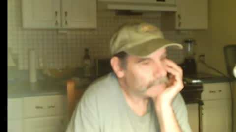 Snapshot of raylene4u2 chatting on July 2026 06:19:02 AM Ray online show from July 2026 06:19:02 AM