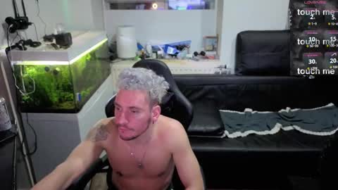 Rayzel online show from February 2026 01:42:02 AM