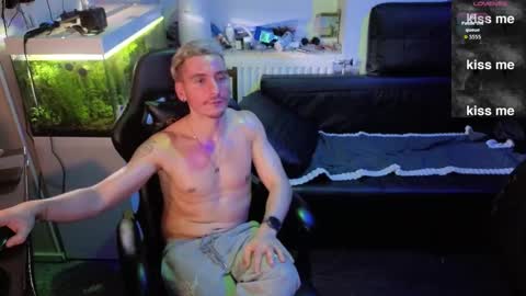 Rayzel online show from February 2026 01:53:02 AM