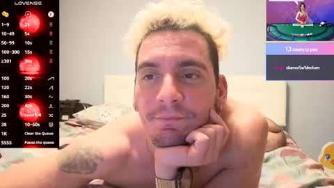 Snapshot of rayzel_white chatting on July 2026 09:06:02 PM Rayzel White online show from July 2026 09:06:02 PM