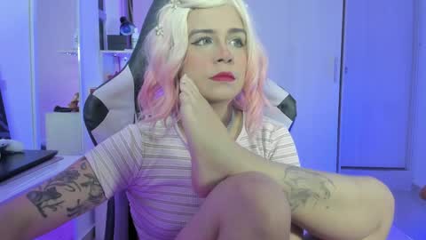 Snapshot of rea_winry chatting on April 2026 12:16:02 AM Rea online show from April 2026 12:16:02 AM