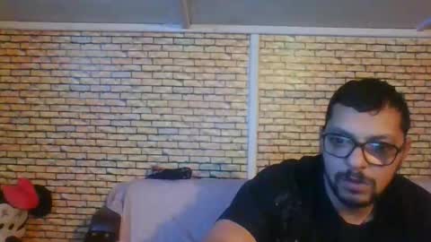 Snapshot of real_coupl3 chatting on December 2025 05:48:01 AM real_coupl3 online show from December 2025 05:48:01 AM