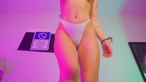 Snapshot of reallilygrace chatting on December 2024 04:06:02 AM Lily Grace online show from December 2024 04:06:02 AM