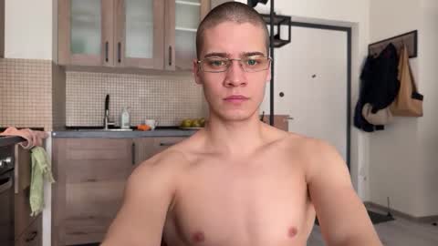 AliceEve online show from April 2026 07:42:02 AM