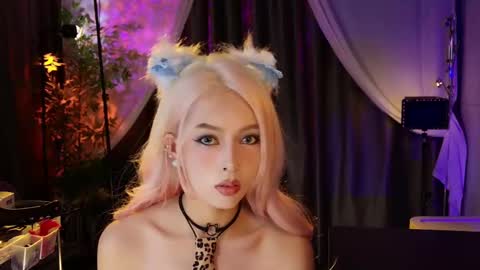 reaowna___ online show from September 2025 09:36:02 AM