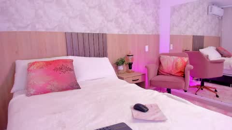 Snapshot of rebeca_cortez1 chatting on May 2026 08:39:01 PM I invite you to my birthday on November 3th online show from May 2026 08:39:01 PM