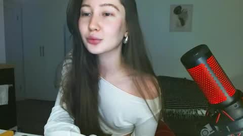 Lets talk here 33.  online show from December 2024 03:08:02 PM